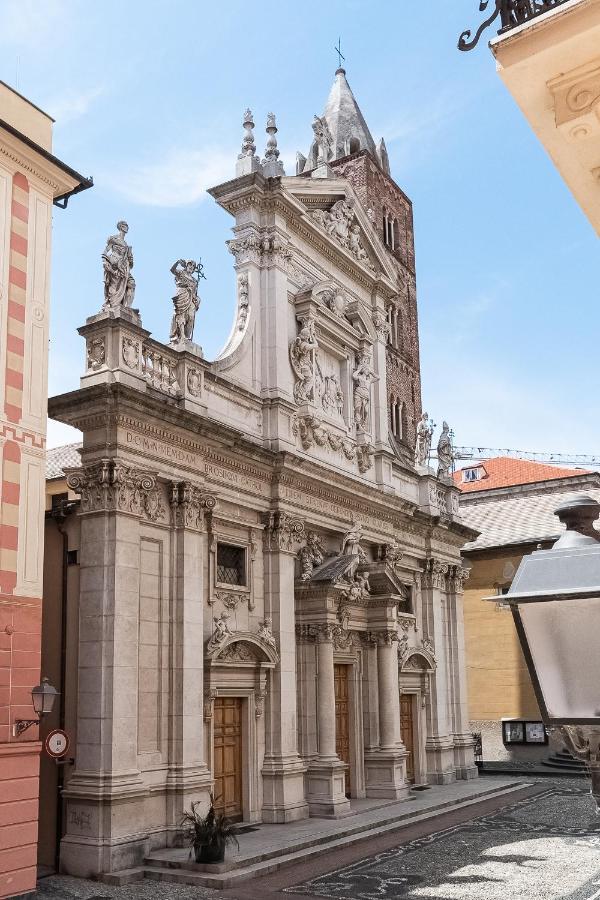 Апартаменты Piazza Duomo Варацце Экстерьер фото