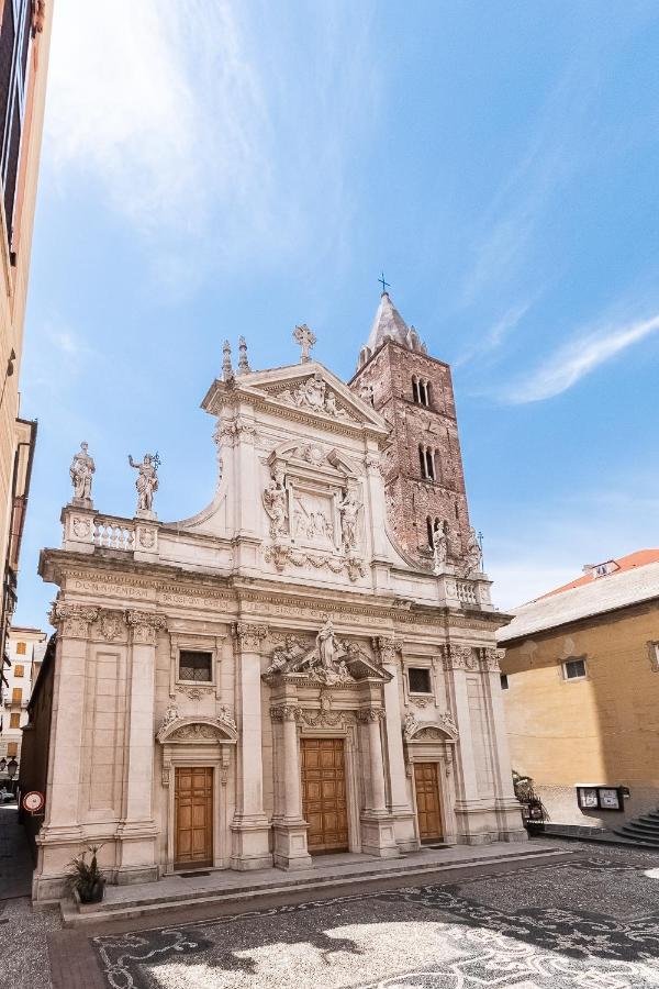 Апартаменты Piazza Duomo Варацце Экстерьер фото